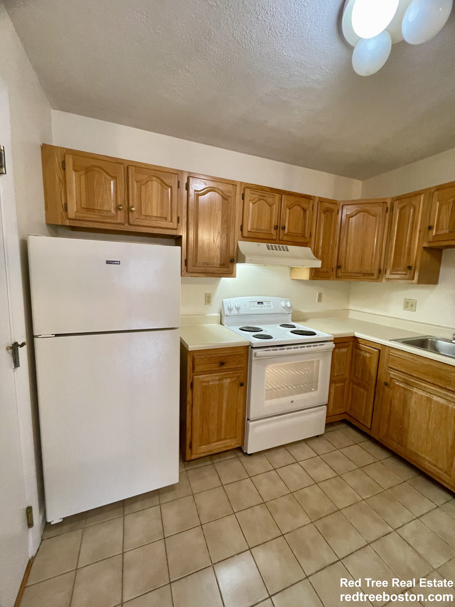 2 bed, 1 bath apartment for rent at 276 Grove St Unit 8, Auburndale — photo 3 of 14