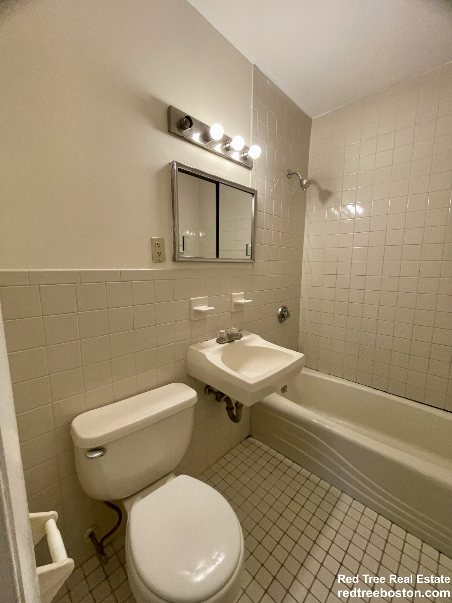 2 bed, 1 bath apartment for rent at 276 Grove St Unit 8, Auburndale — photo 12 of 14