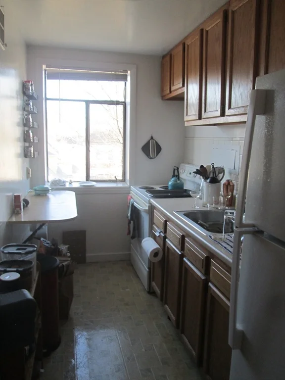 2 bed, 1 bath apartment for rent at 276 Mass Ave Unit 203, Arlington — photo 6 of 9