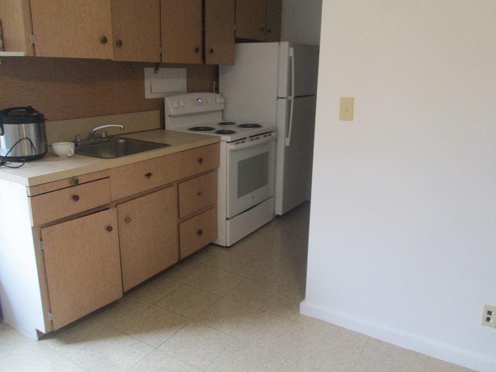 1 bed, 1 bath apartment for rent at 276 Massachusetts Ave Unit 301, Arlington — photo 4 of 9
