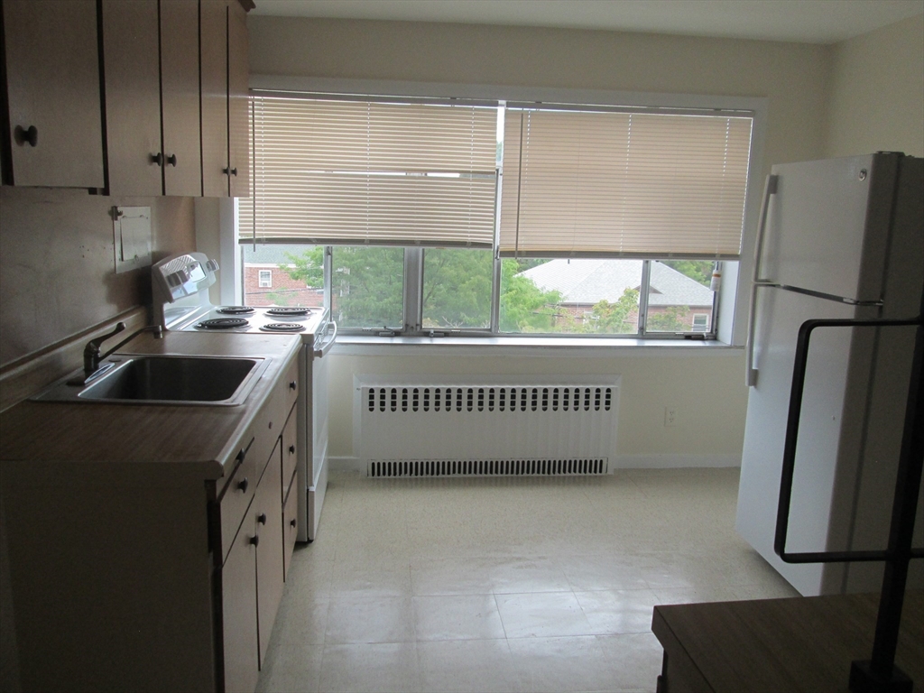 1 bed, 1 bath apartment for rent at 276 Massachusetts Ave Unit 305, Arlington — photo 3 of 8