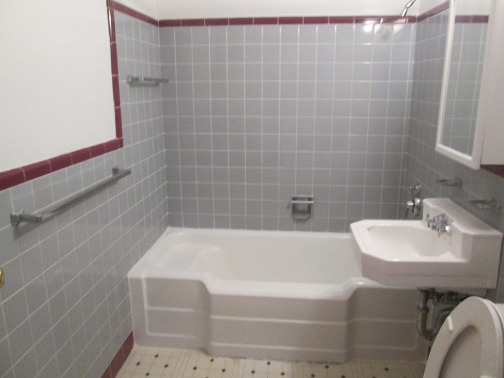 1 bed, 1 bath apartment for rent at 276 Massachusetts Ave Unit 510, Arlington — photo 7 of 8