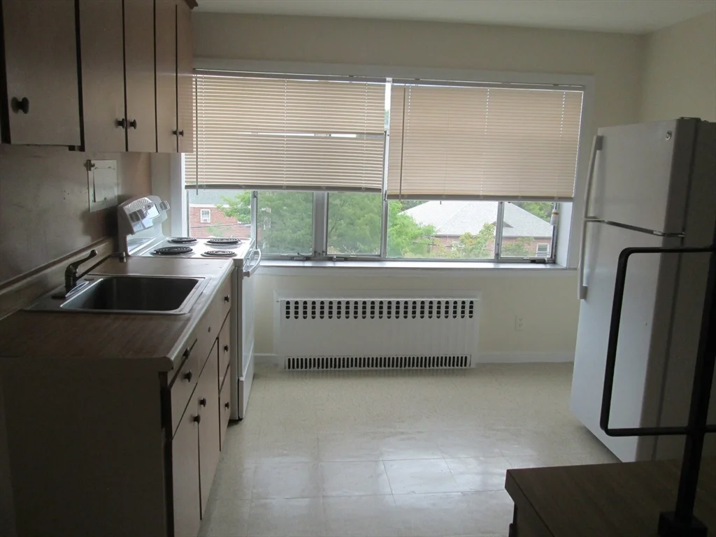 1 bed, 1 bath apartment for rent at 276 Massachusetts Ave Unit 205, Arlington — photo 3 of 8
