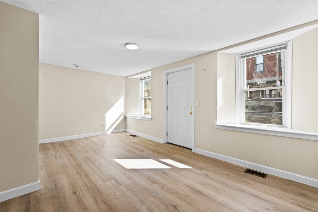 1 bed, 1 bath apartment for rent at 274-276 W 3rd St Unit 1, South Boston — photo 7 of 13