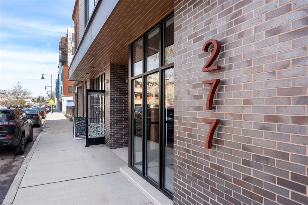 1 bed, 1 bath apartment for rent at 277 Border St Unit 203, East Boston — photo 19 of 20