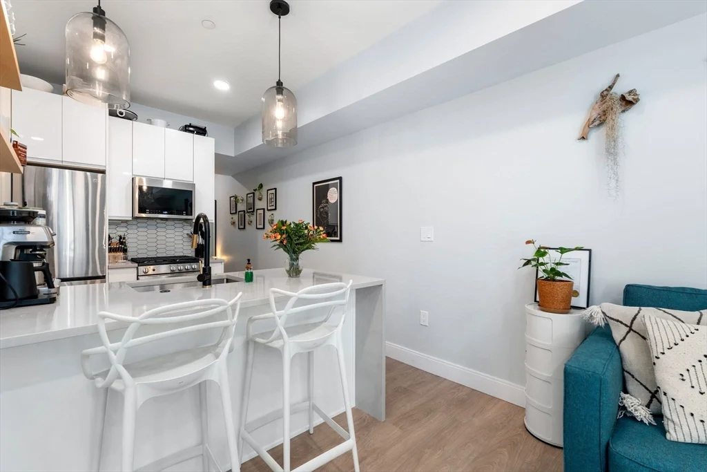 1 bed, 1 bath apartment for rent at 277 Border St Unit 203, East Boston — photo 5 of 20