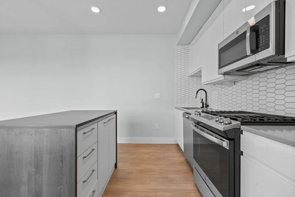 2 bed, 1 bath apartment for rent at 277 Border St Unit Ph502, East Boston — photo 4 of 12