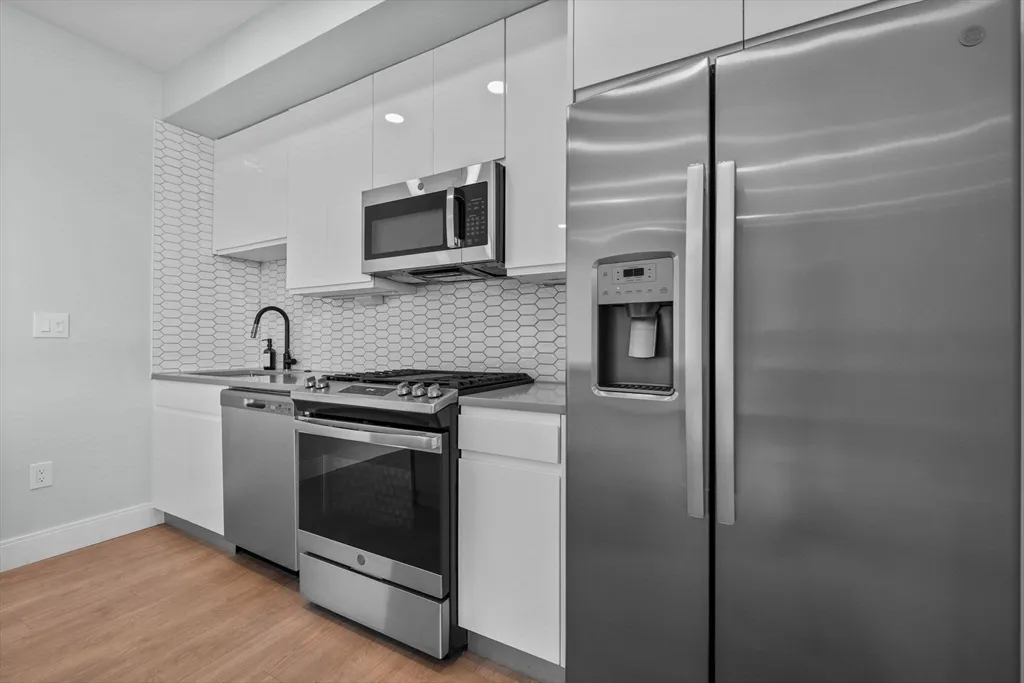 2 bed, 1 bath apartment for rent at 277 Border St Unit Ph502, East Boston — photo 3 of 12