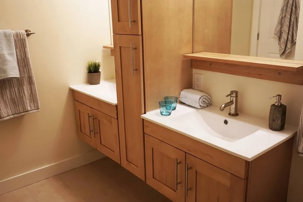 3 bed, 2 bath apartment for rent at 277 Broadway Unit 32, The Port — photo 9 of 12