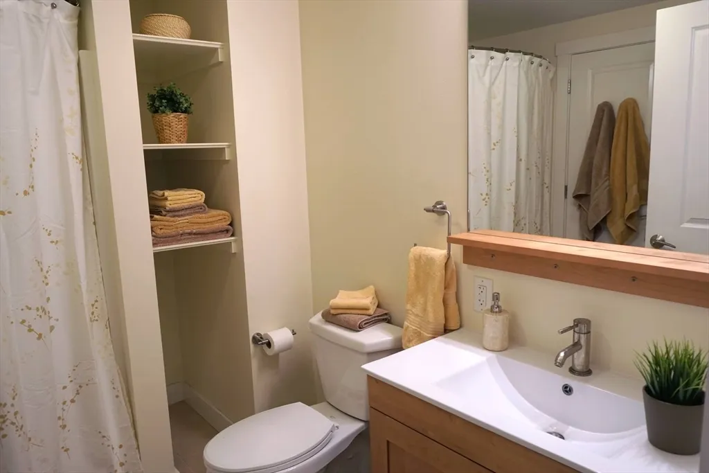 3 bed, 2 bath apartment for rent at 277 Broadway Unit 32, The Port — photo 6 of 12