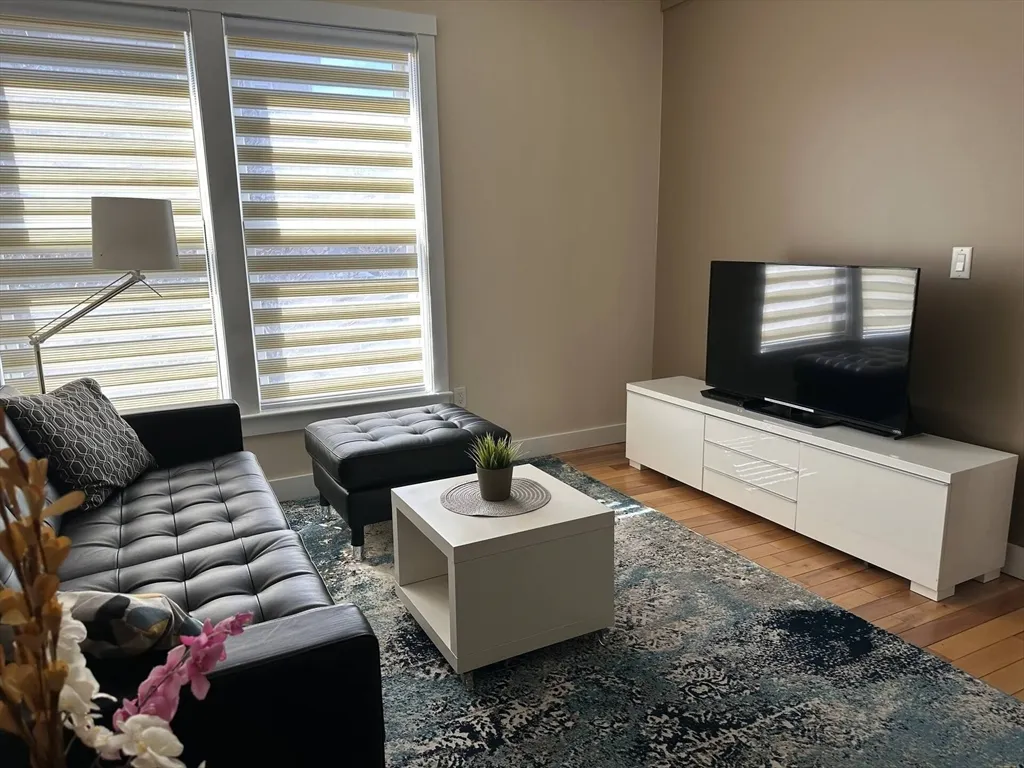 3 bed, 2 bath apartment for rent at 277 Broadway Unit 32, The Port — photo 2 of 12