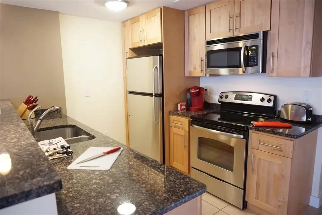 2 bed, 2 bath apartment for rent at 277 Broadway Unit 41, Central Square — photo 4 of 15