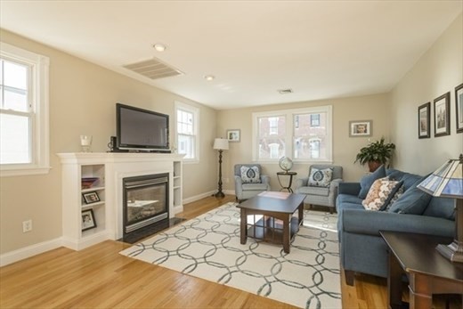 4 bed, 2 bath apartment for rent at 277 Bunker Hill St Unit 3, Charlestown — photo 4 of 18