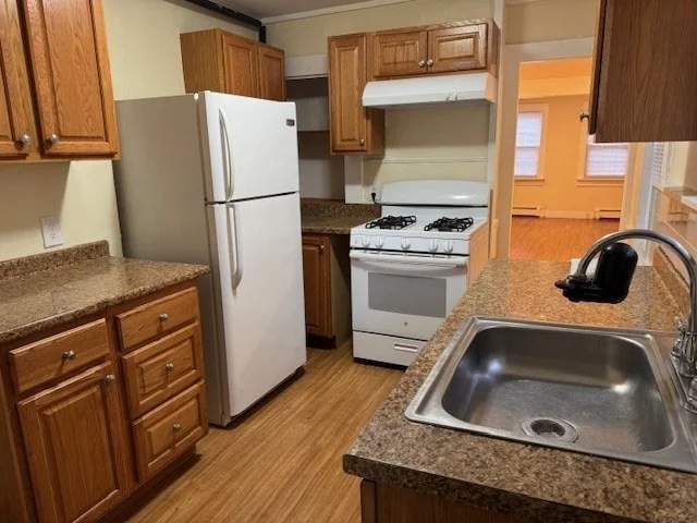 4 bed, 1 bath apartment for rent at 277 E Merrimack St Unit 1, Lowell — photo 4 of 15