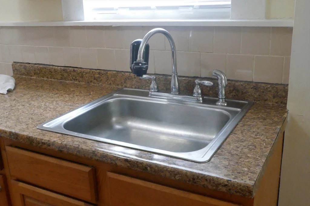 4 bed, 1 bath apartment for rent at 277 E Merrimack St Unit 1, Lowell — photo 6 of 15