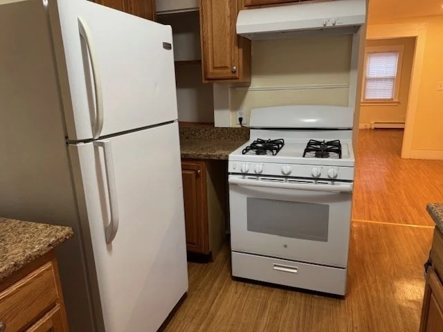 4 bed, 1 bath apartment for rent at 277 E Merrimack St Unit 1, Lowell — photo 5 of 15