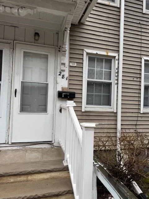 4 bed, 1 bath apartment for rent at 277 E Merrimack St Unit 1, Lowell — photo 2 of 15