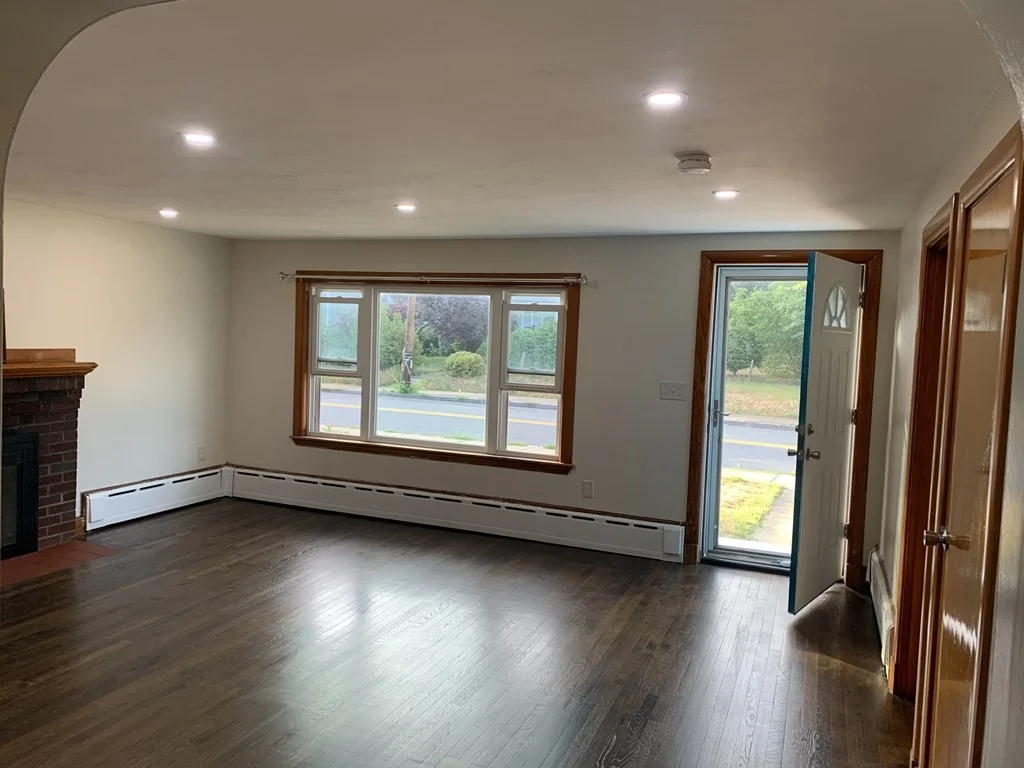 3 bed, 1 bath apartment for rent at 277 East St Unit 1, Dedham — photo 2 of 9