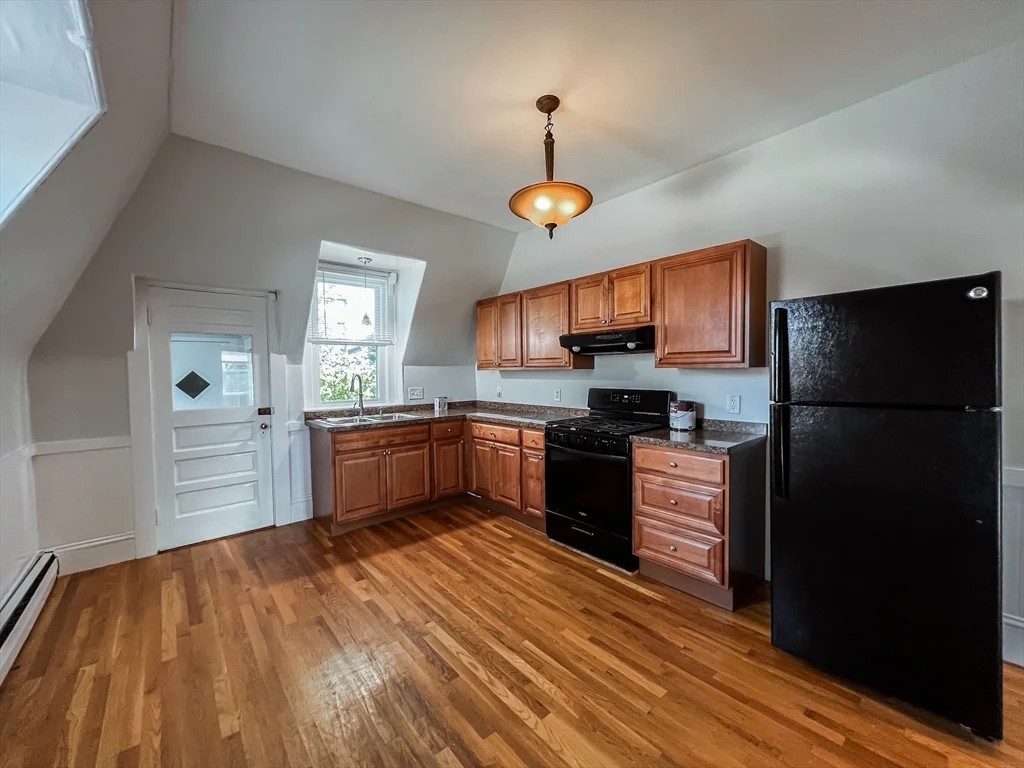 2 bed, 1 bath apartment for rent at 277 Everett St Unit 2, Lower Allston — photo 4 of 11