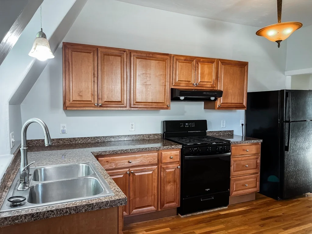 2 bed, 1 bath apartment for rent at 277 Everett St Unit 2, Lower Allston — photo 3 of 11