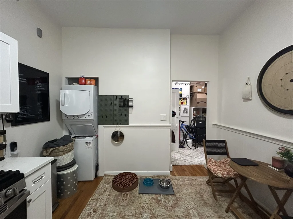 Studio bed, 1 bath apartment for rent at 277 Highland Ave Unit 1R, Spring Hill — photo 3 of 9