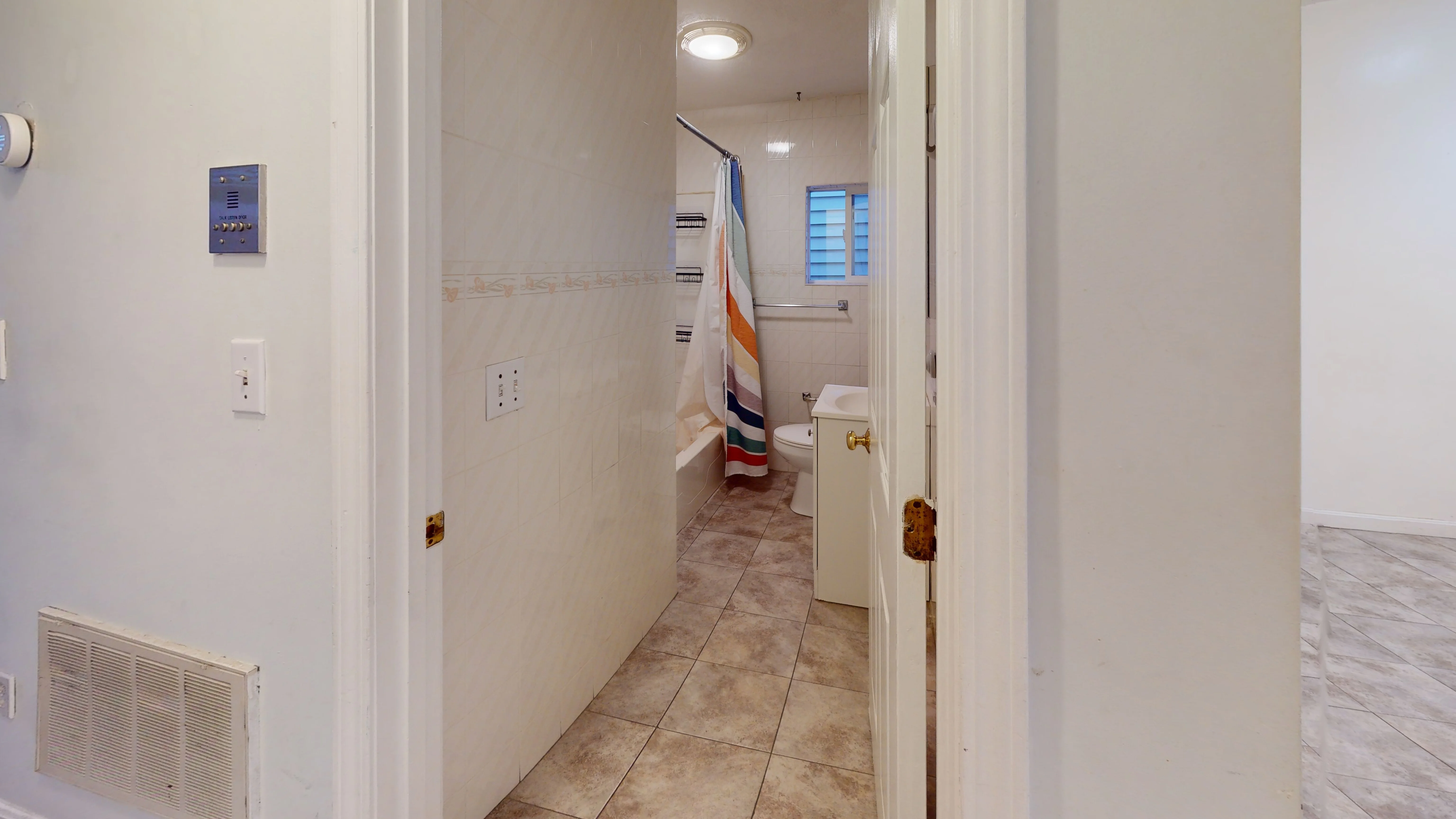 2 bed, 1 bath apartment for rent at 277 Paris St Unit 3, East Boston — photo 1 of 8