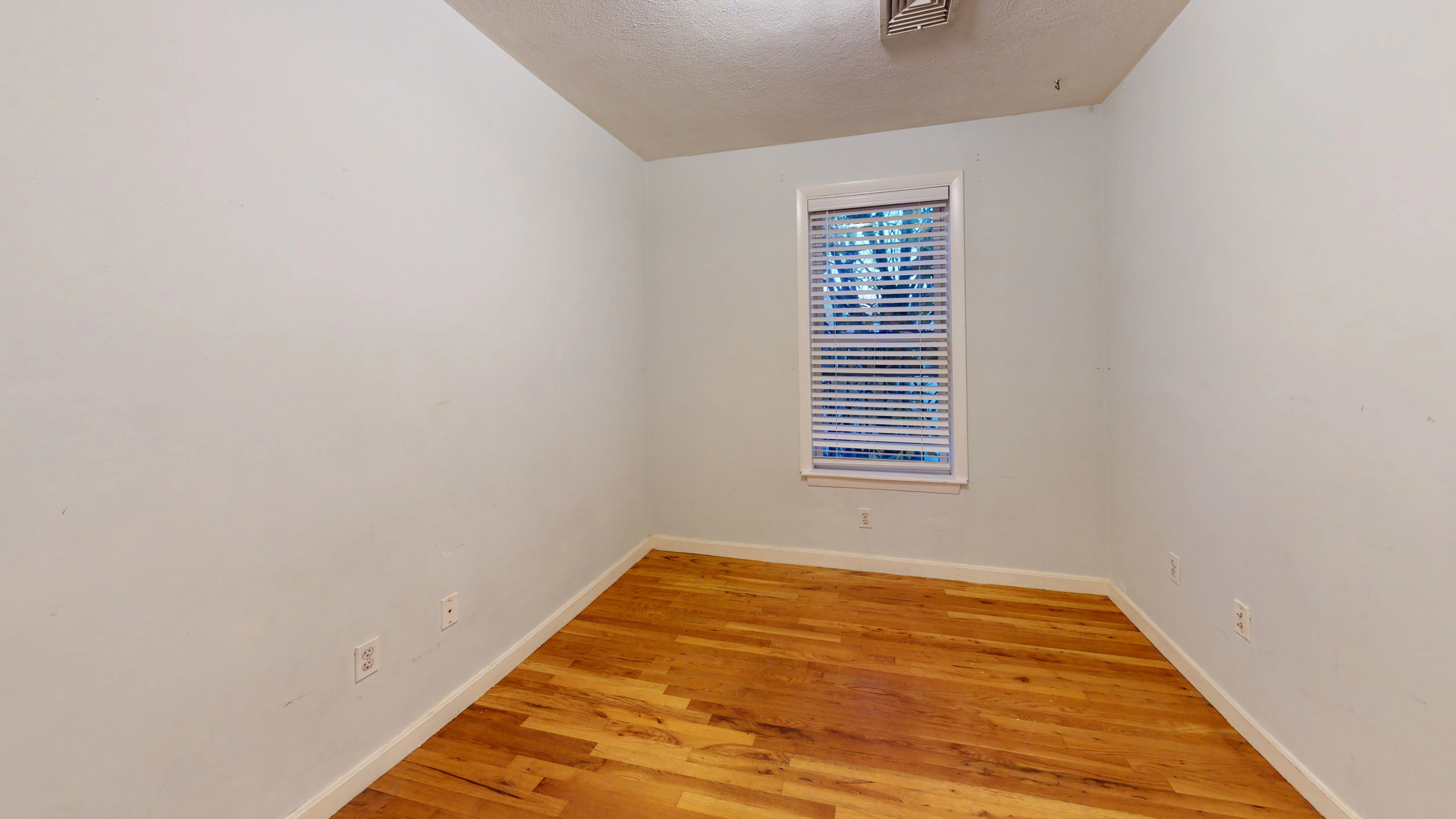 2 bed, 1 bath apartment for rent at 277 Paris St Unit 3, East Boston — photo 5 of 8