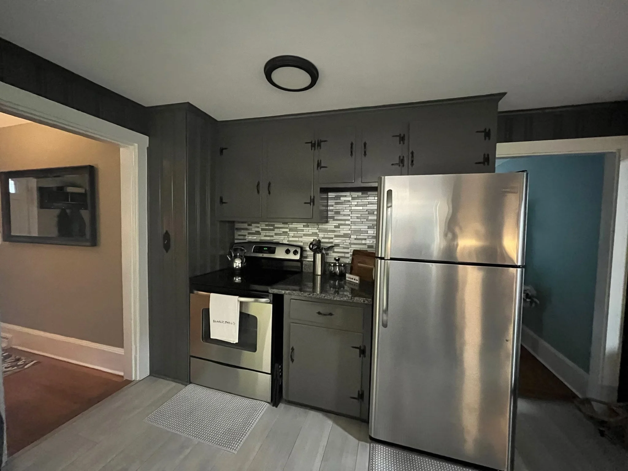 3 bed, 1 bath apartment for rent at 277 Pleasant St, Marblehead — photo 4 of 18