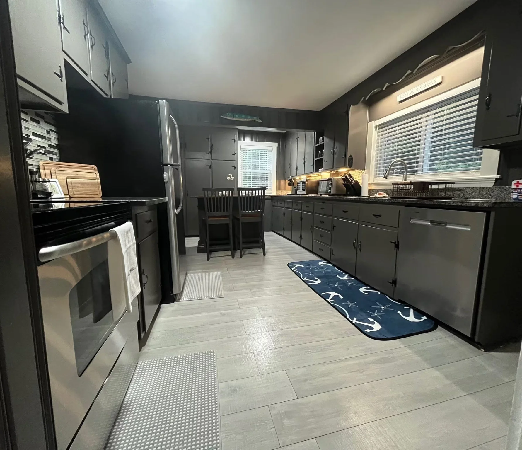3 bed, 1 bath apartment for rent at 277 Pleasant St, Marblehead — photo 3 of 18