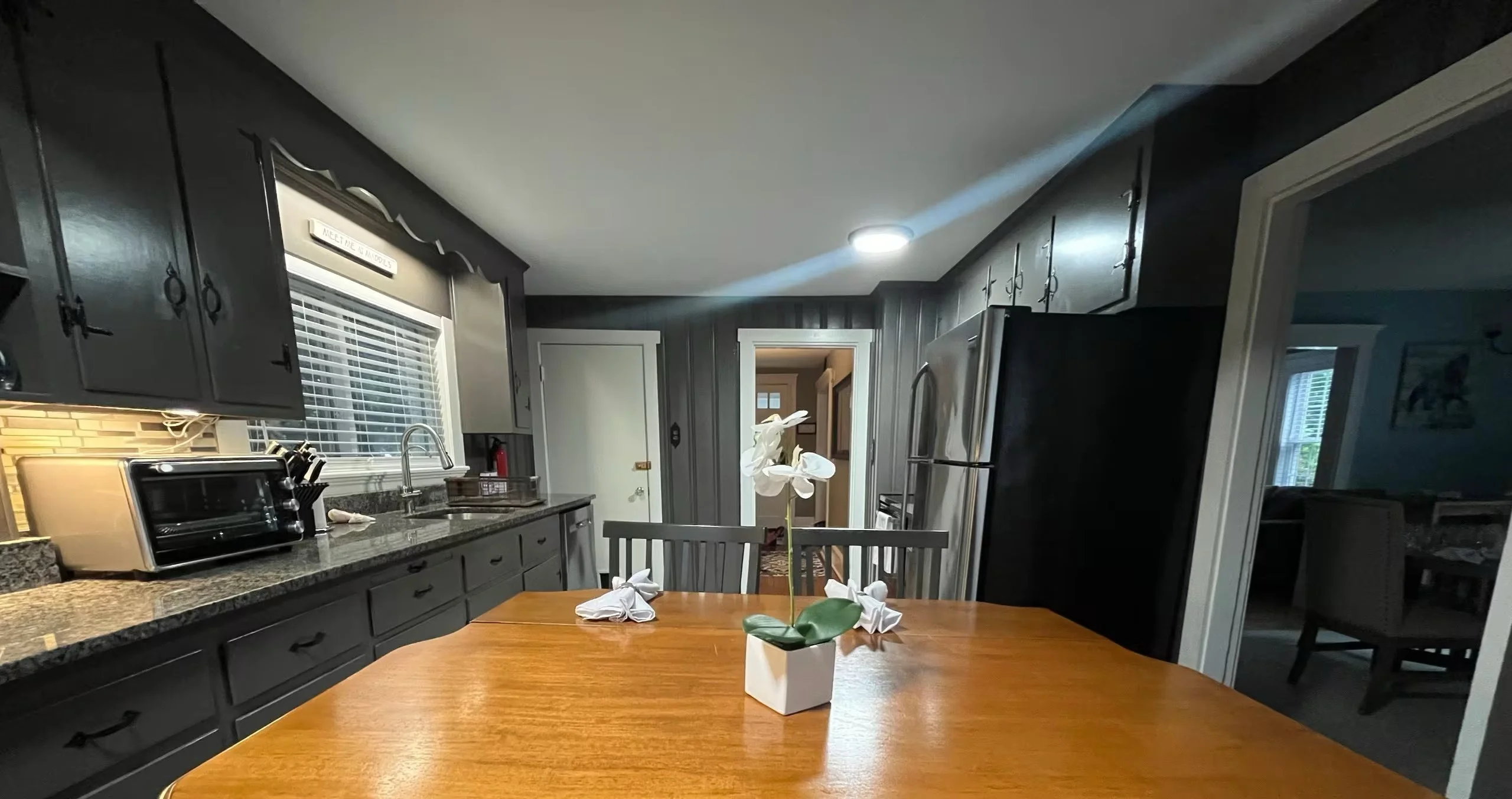 3 bed, 1 bath apartment for rent at 277 Pleasant St, Marblehead — photo 6 of 18