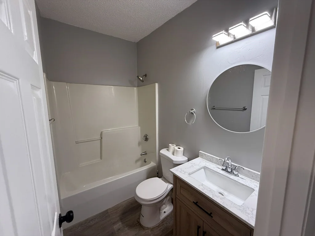 2 bed, 1 bath apartment for rent at 277 Rantoul St Unit 2, Beverly — photo 8 of 10