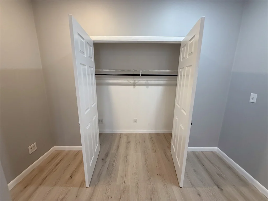 2 bed, 1 bath apartment for rent at 277 Rantoul St Unit 2, Beverly — photo 4 of 10