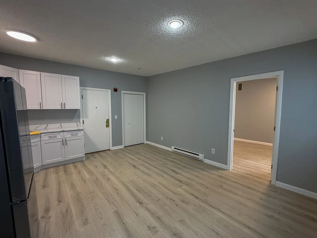 2 bed, 1 bath apartment for rent at 277 Rantoul St Unit 2, Beverly — photo 7 of 10