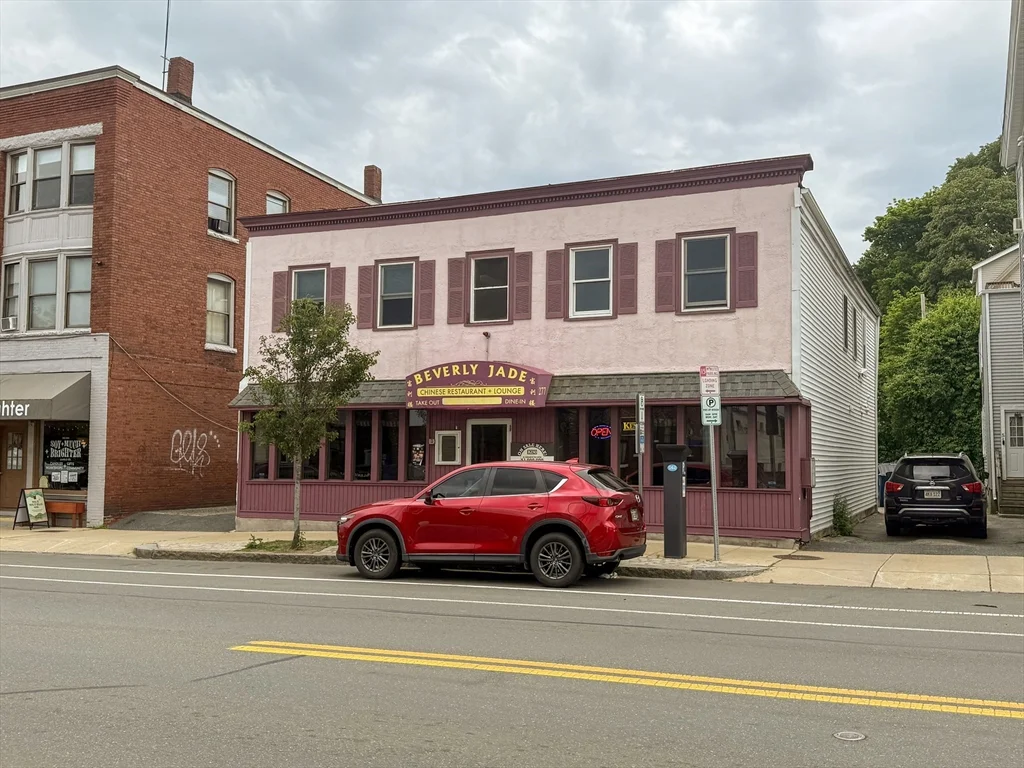 2 bed, 1 bath apartment for rent at 277 Rantoul St Unit 2, Beverly — photo 1 of 10