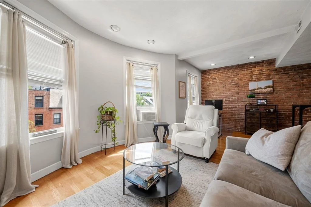 2 bed, 1 bath apartment for rent at 277 Shawmut Ave Unit 4, South End — photo 2 of 22