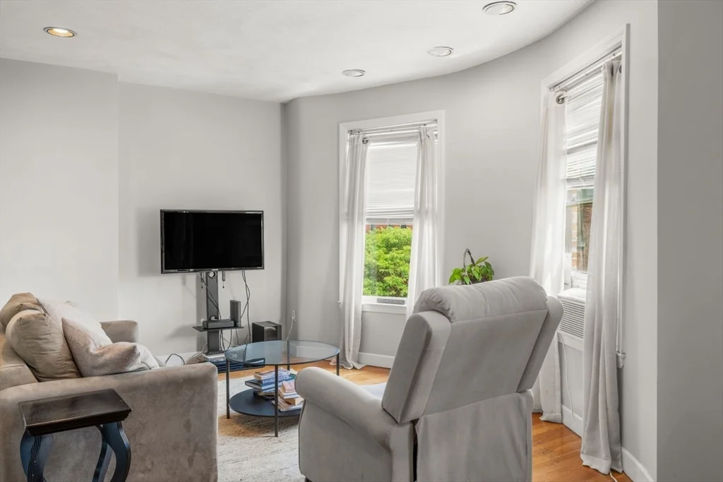 2 bed, 1 bath apartment for rent at 277 Shawmut Ave Unit 4, South End — photo 4 of 22