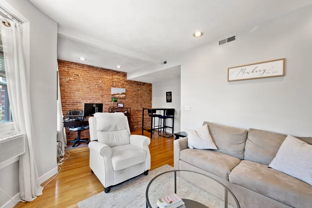 2 bed, 1 bath apartment for rent at 277 Shawmut Ave Unit 4, South End — photo 3 of 22