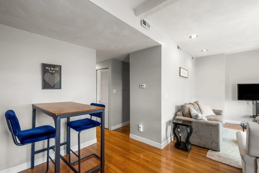 2 bed, 1 bath apartment for rent at 277 Shawmut Ave Unit 4, South End — photo 7 of 22