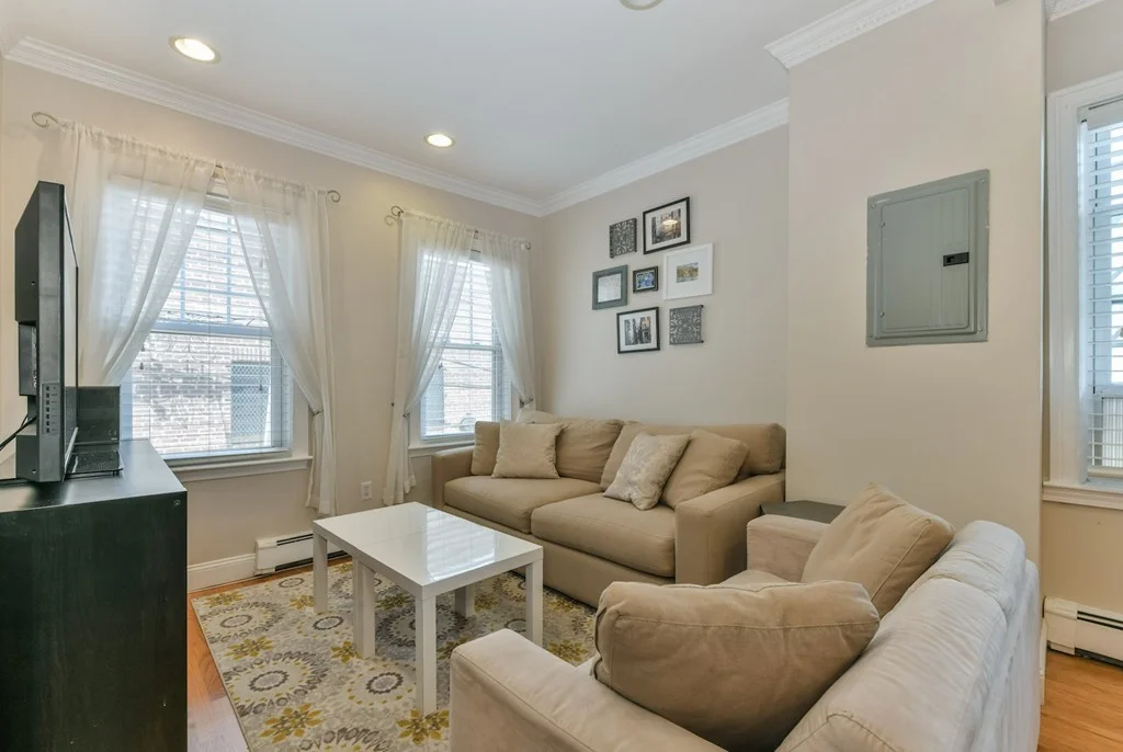 2 bed, 1 bath apartment for rent at 277 Silver Unit 2, South Boston — photo 5 of 12