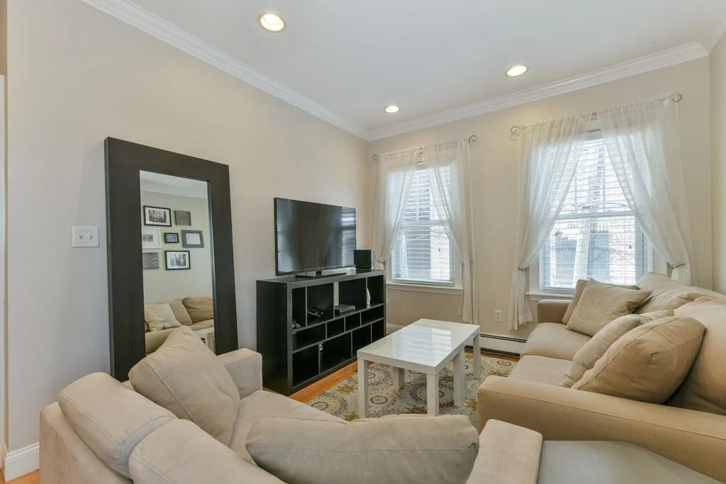 2 bed, 1 bath apartment for rent at 277 Silver Unit 2, South Boston — photo 6 of 12