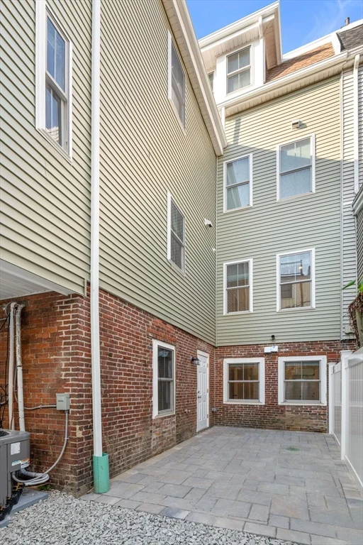 5 bed, 2 bath apartment for rent at 277 West Fifth St Unit 1, South Boston — photo 23 of 28