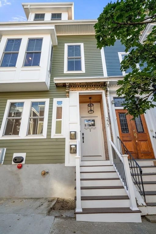 5 bed, 2 bath apartment for rent at 277 West Fifth St Unit 1, South Boston — photo 24 of 28