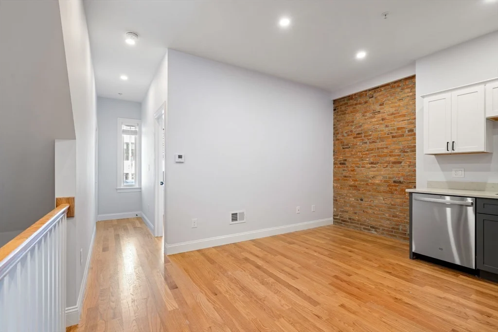 5 bed, 2 bath apartment for rent at 277 West Fifth St Unit 1, South Boston — photo 4 of 28