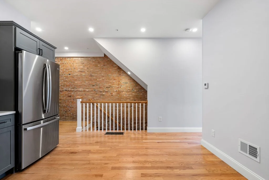 5 bed, 2 bath apartment for rent at 277 West Fifth St Unit 1, South Boston — photo 5 of 28