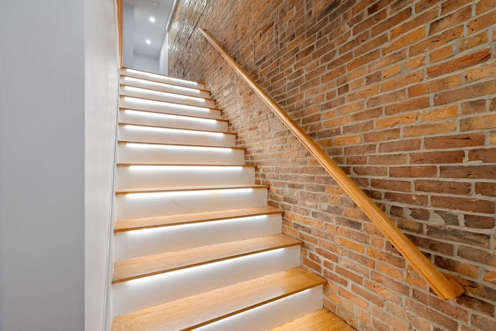 5 bed, 2 bath apartment for rent at 277 West Fifth St Unit 1, South Boston — photo 12 of 28