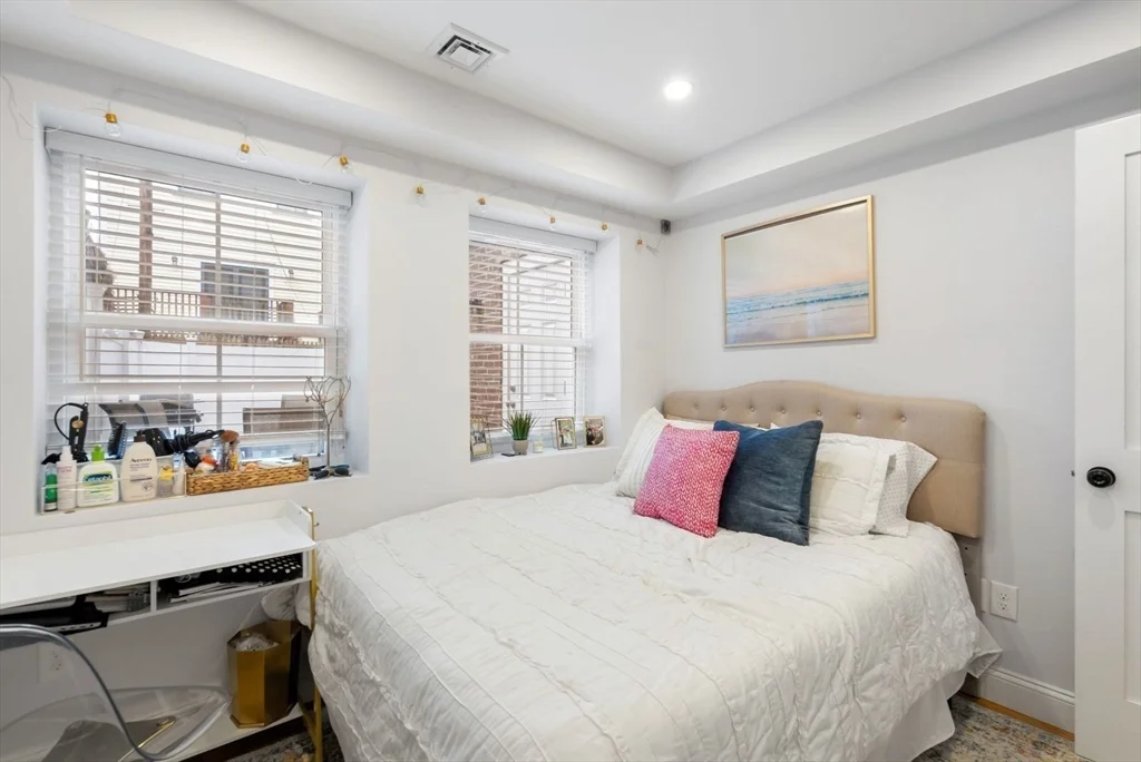 5 bed, 2 bath apartment for rent at 277 West Fifth St Unit 1, South Boston — photo 19 of 28