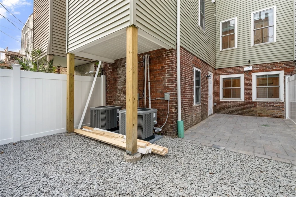 5 bed, 2 bath apartment for rent at 277 West Fifth St Unit 1, South Boston — photo 22 of 28