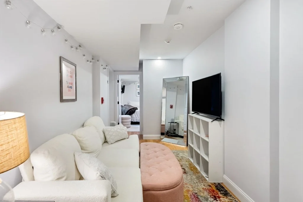 5 bed, 2 bath apartment for rent at 277 West Fifth St Unit 1, South Boston — photo 17 of 28