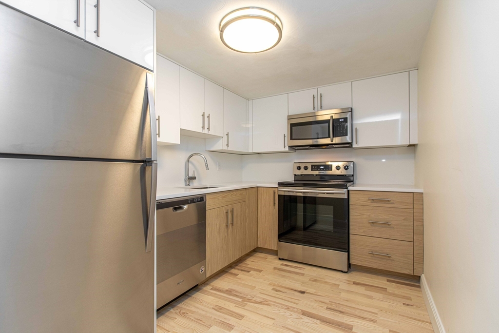 2 bed, 1 bath apartment for rent at 278 Beacon Unit 36, Somerville