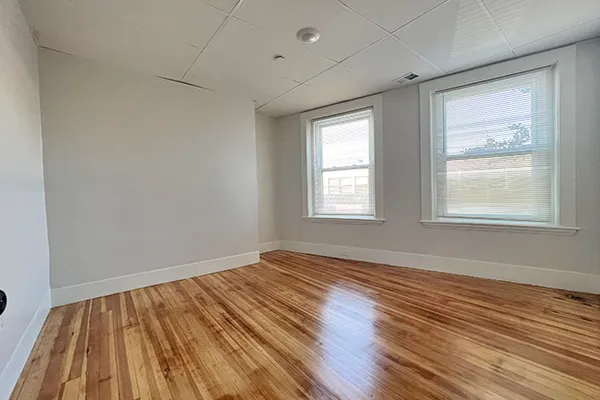 3 bed, 1 bath apartment for rent at 278 Cabot St Unit 3, Beverly — photo 7 of 14